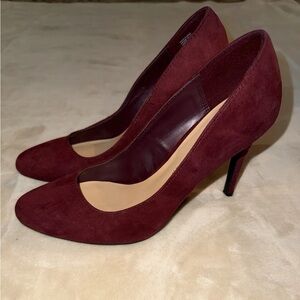 Lauren Conrad Women’s Burgundy Faux Suede Heels- Size 9